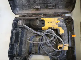 Slagboremaskine DEWALT D25124-QS