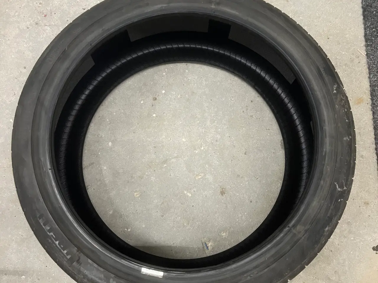 Billede 1 - Tesla model y 275/35/r21 pirelli p zero