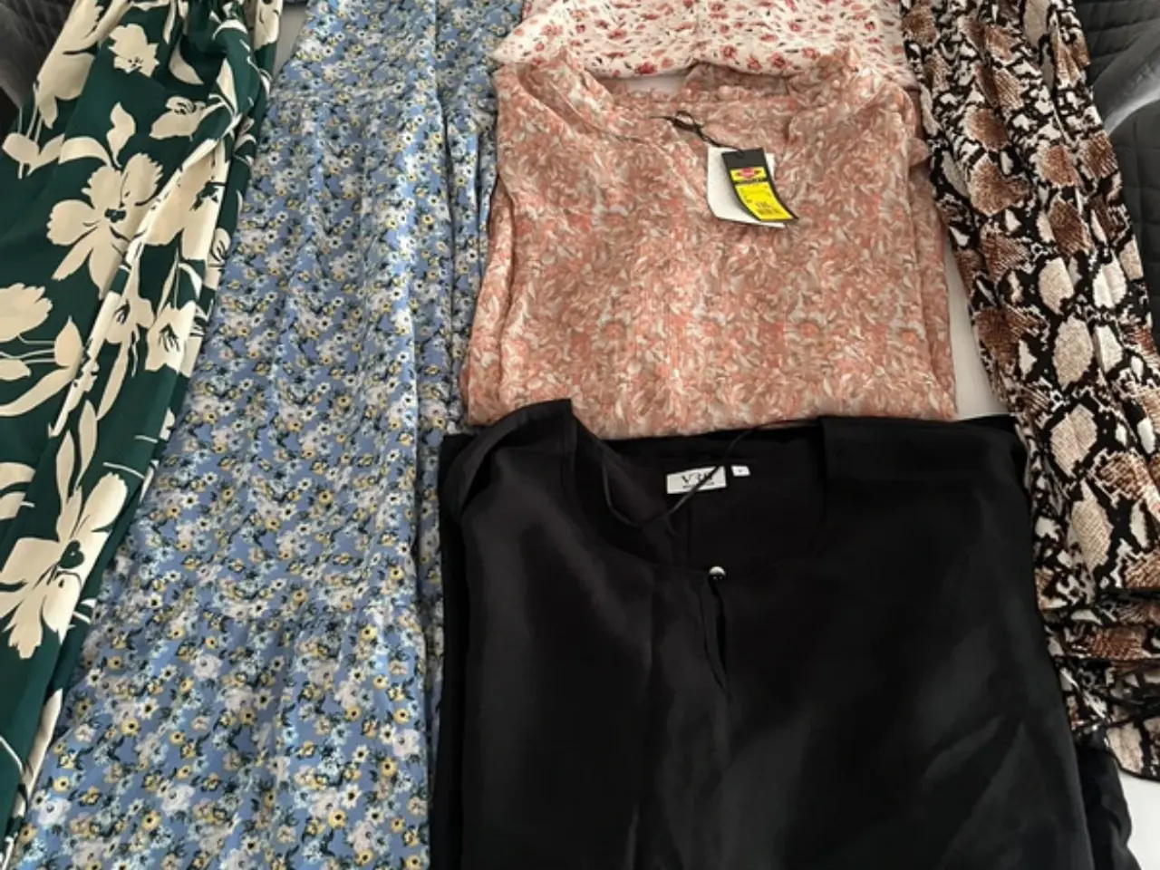 Billede 1 - Tøj pakke str L/XL