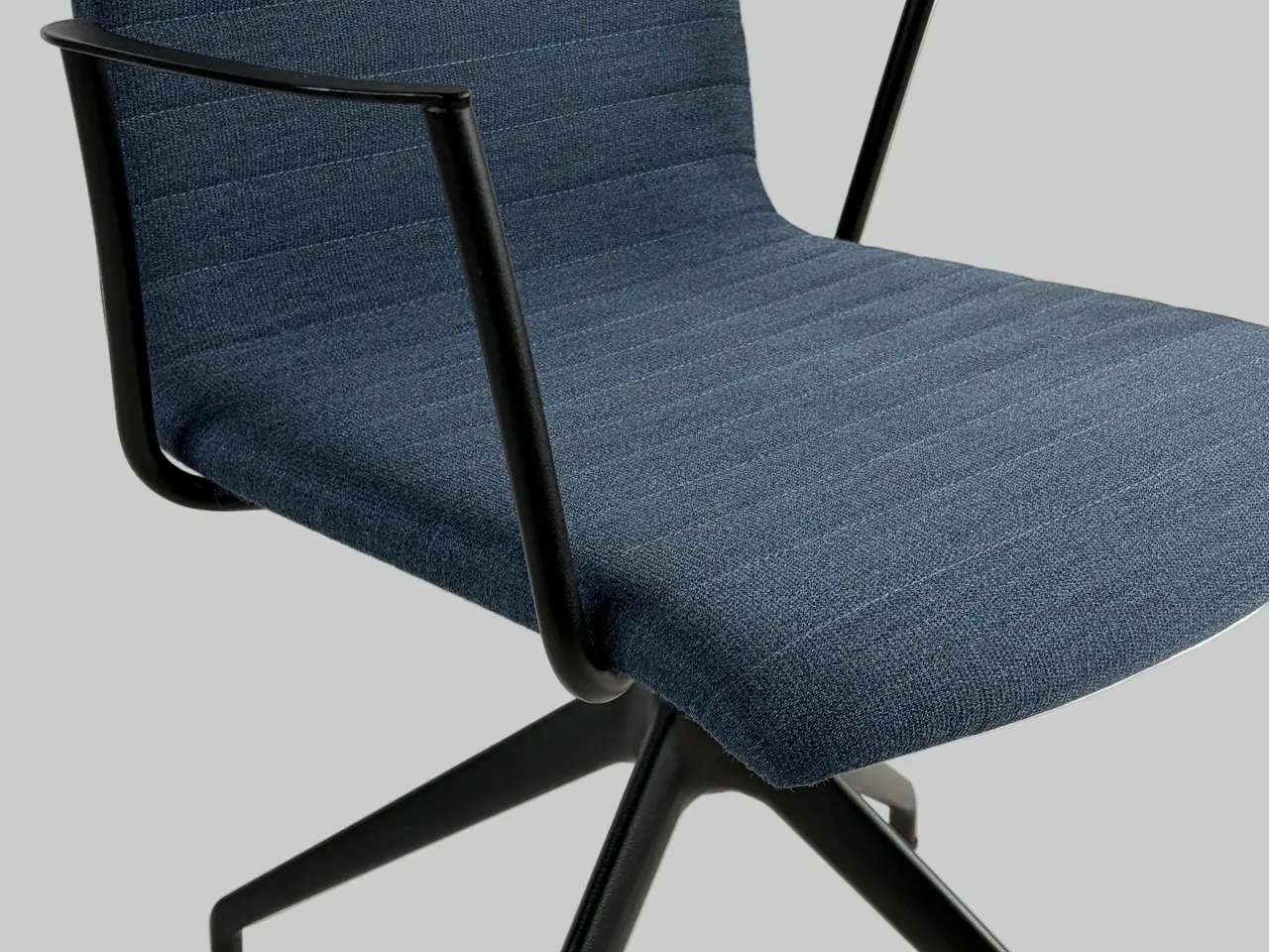 Billede 5 - Savir Design Gate 11 Stol – Mørkeblå/Sort Stel
