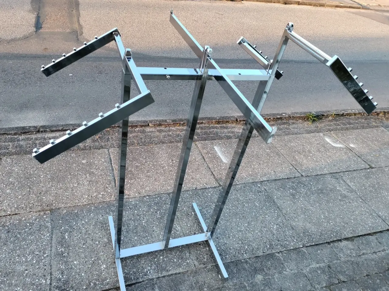 Billede 2 - Tøjstativ , butiksmodel