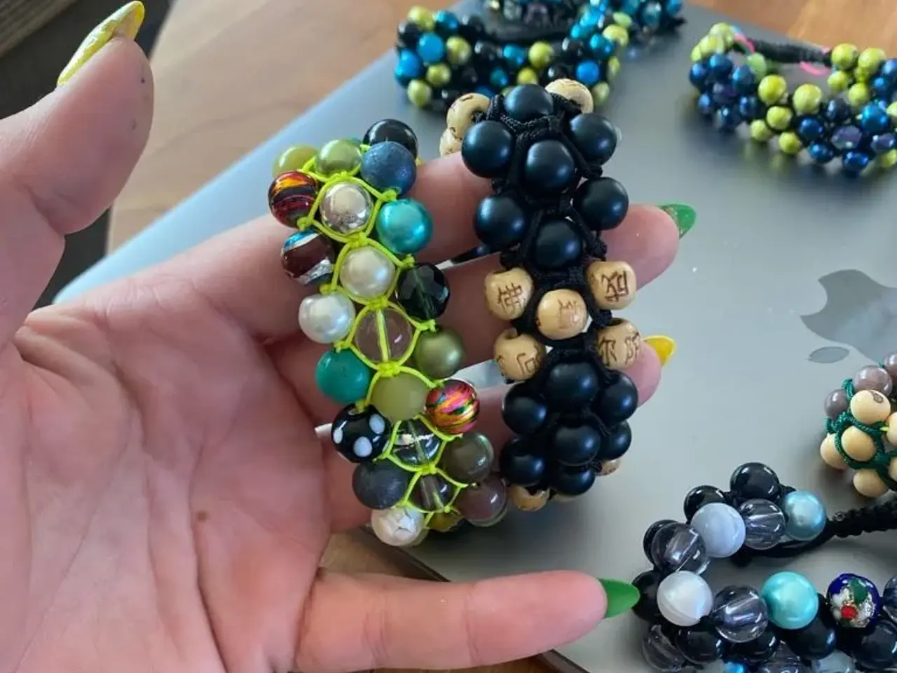 Billede 3 - Nye knyttede armbånd