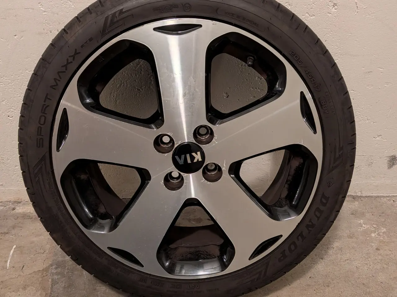 Billede 2 - 4 stk. Kia Rio 17" alufælge med næsten ny dæk