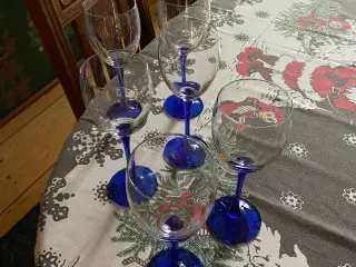 Blådråbe glas