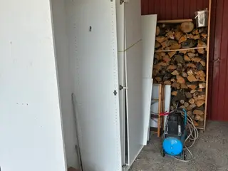 garderobeskab, 2 låger, bøjlestand m/1 hylde samt 