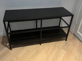Tvbord eller reol