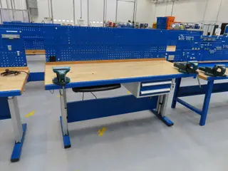 El. Hæve/sænke arbejdsbord med skruestik RIDGID Junior 140