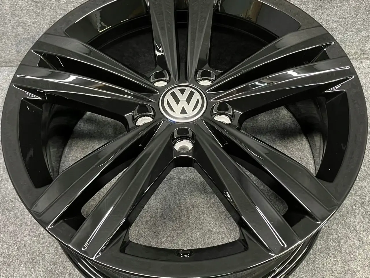 Billede 1 - ALUFÆLGE VW PASSAT ARTEON SEBRING 3G0 17"
