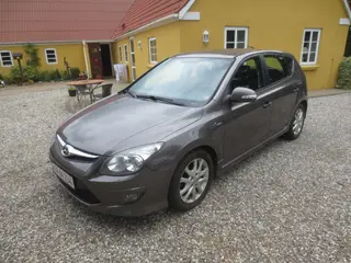 Pæn Hyundai i 30 1.6 Blue År 11.