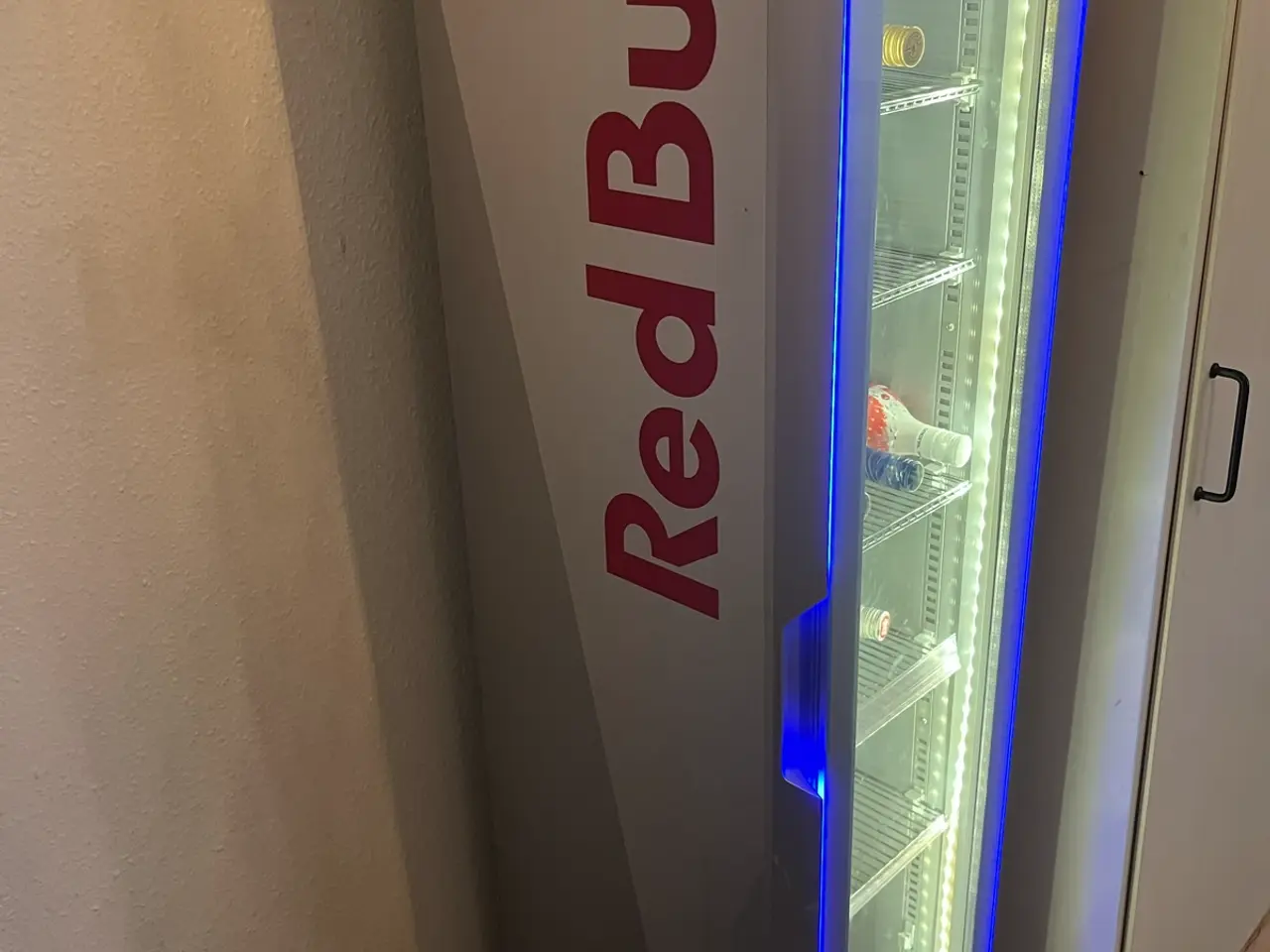 Billede 6 - Originalt Red Bull Slim Mega Cooler – LED og køler
