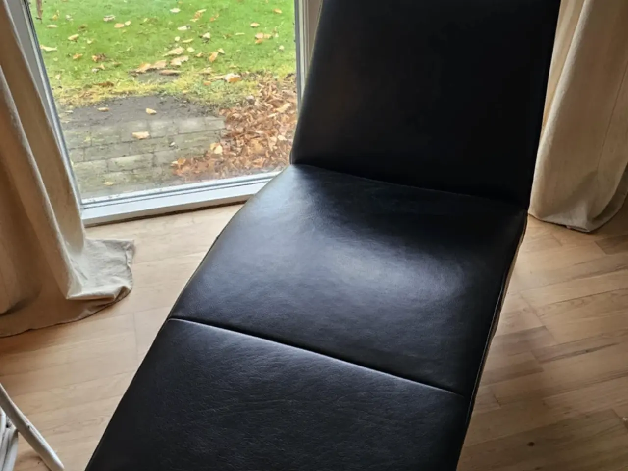 Billede 2 -  COSMO - Chaiselong stol i ægte læder 