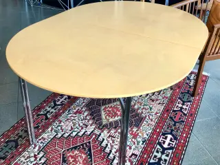 Spisebord Nanna Ditzel.