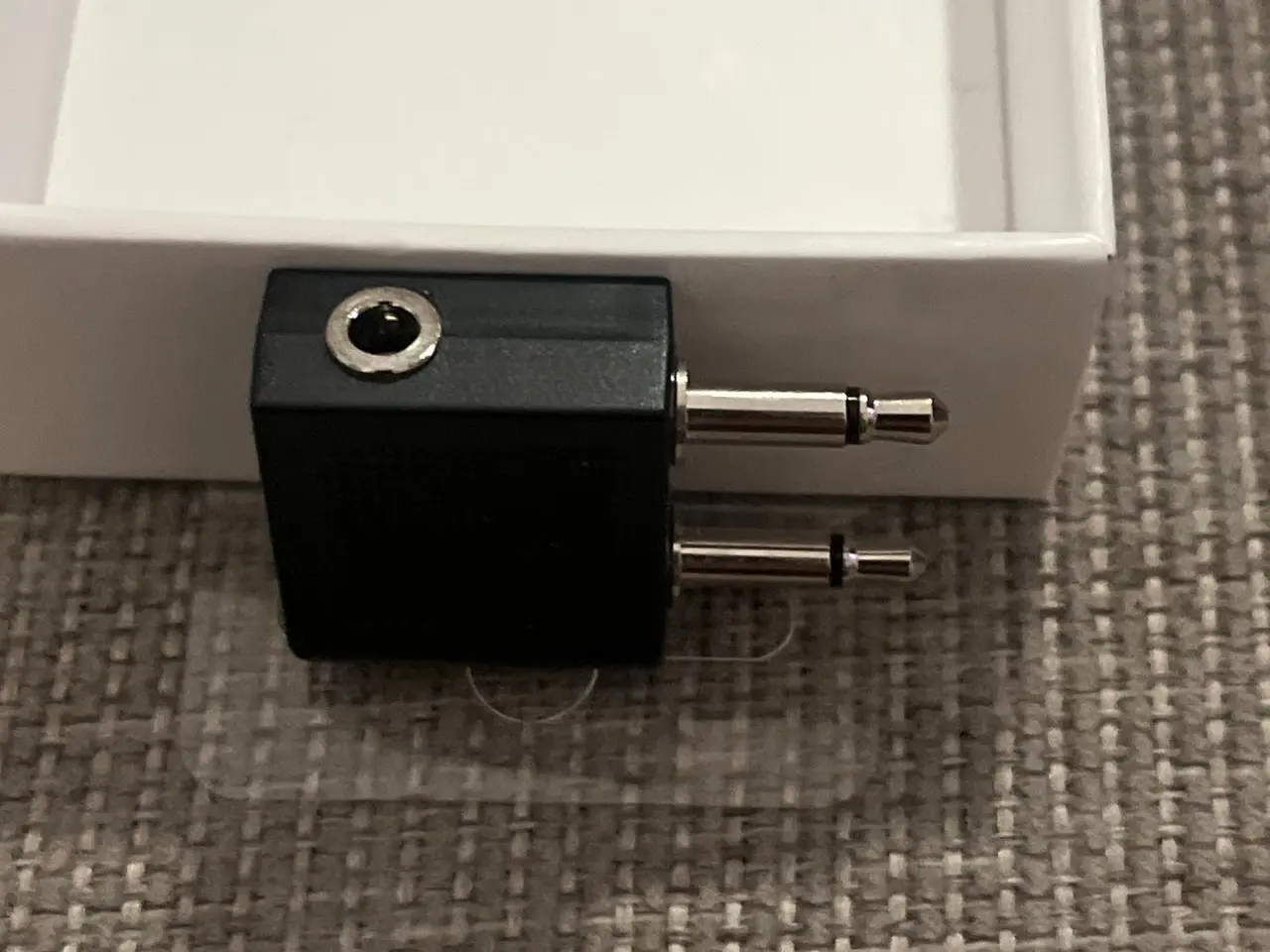 Billede 3 - Sort flyadapter til høretelefoner 3,5 mm jack