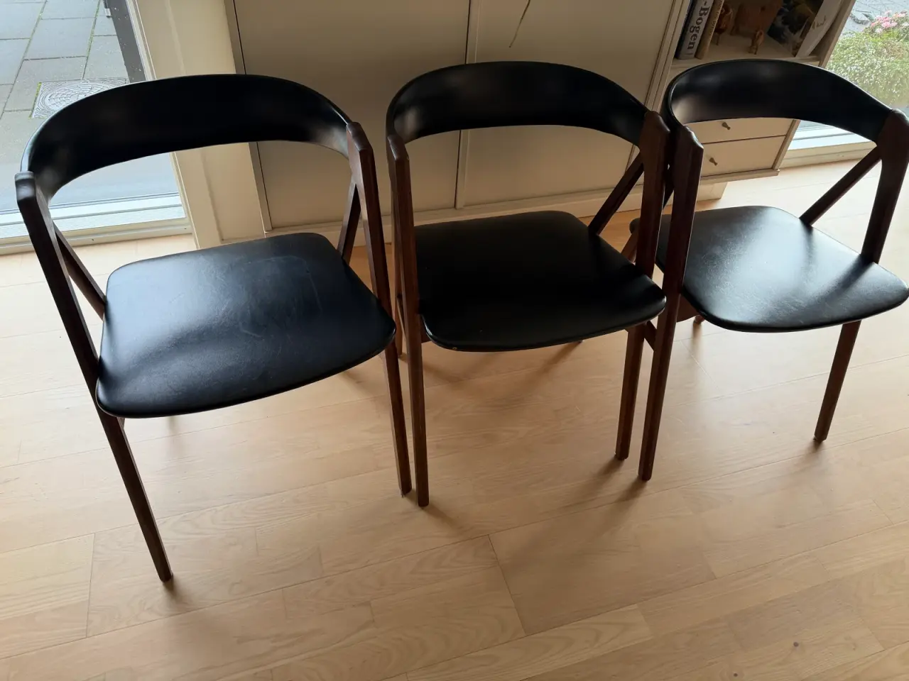 Billede 1 - 3 vintage teakstole + ekstra stel – T.H. Harlev / 