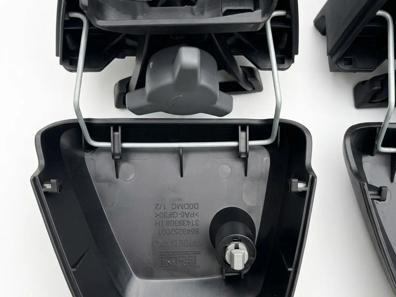 Billede 2 - Org. VOLVO XC40 Tagbøjler / THULE Tagboks