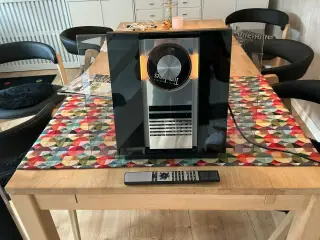 Flot Beocenter 2300 med B&O 6000 højtalere.