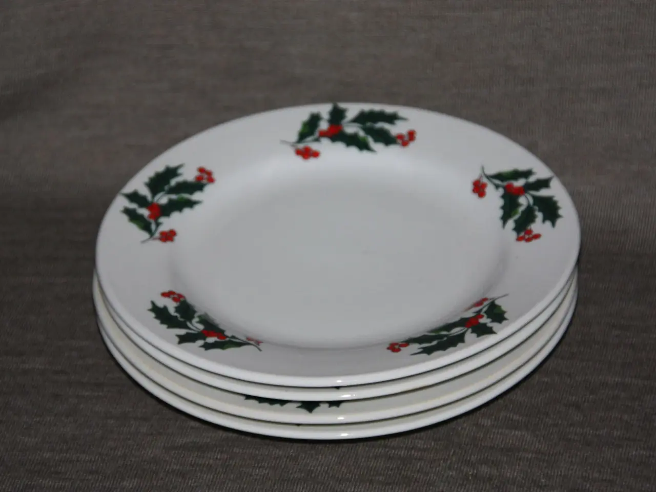 Billede 1 - Jule tallerkener diam. 17,5 cm 4 stk.