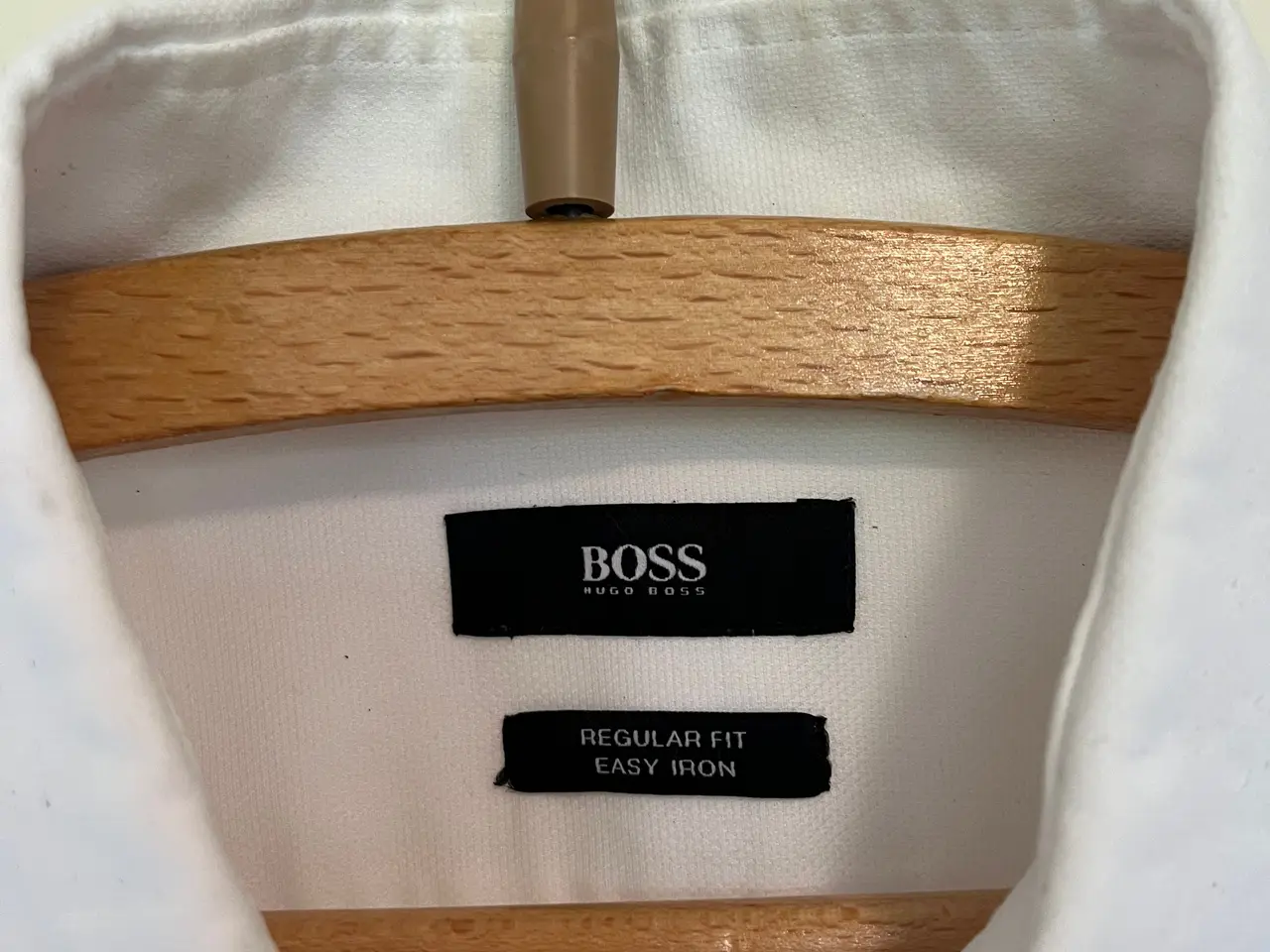 Billede 3 - Hvid Hugo Boss skjorte