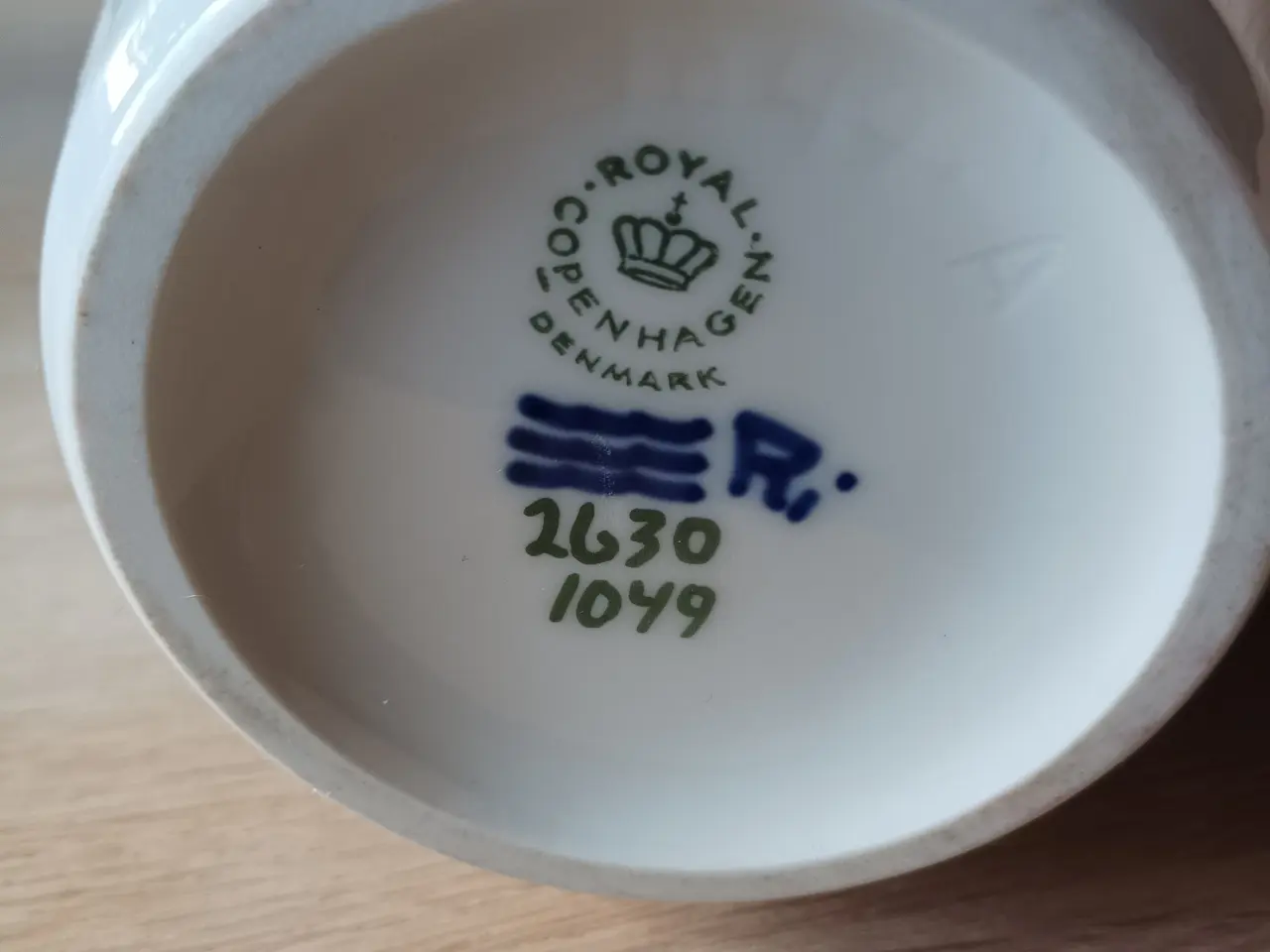 Billede 2 - Kongelig vase med vildrose