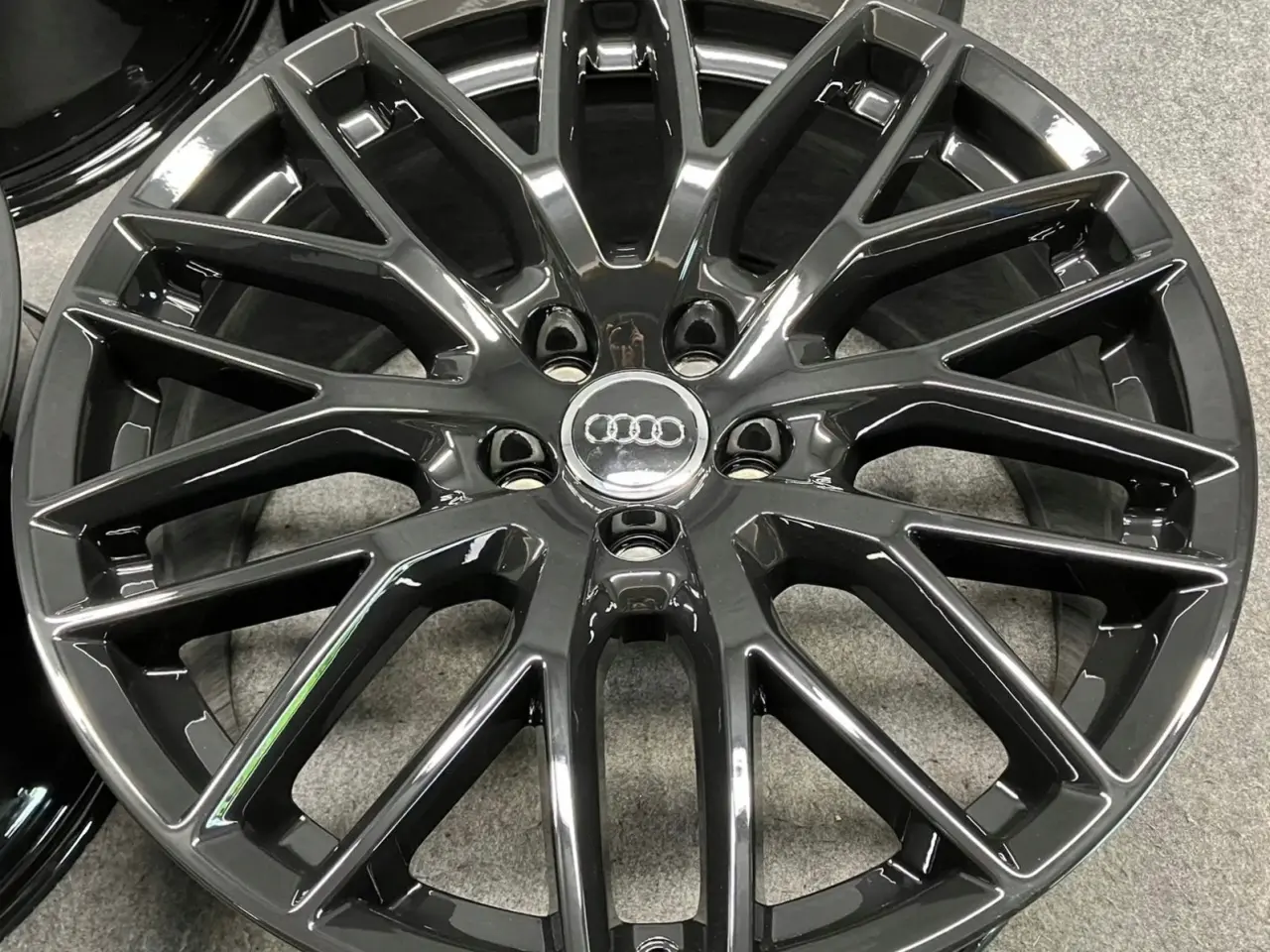 Billede 4 - ALUFÆLGE AUDI A5 S5 RS5 8T0 19"
