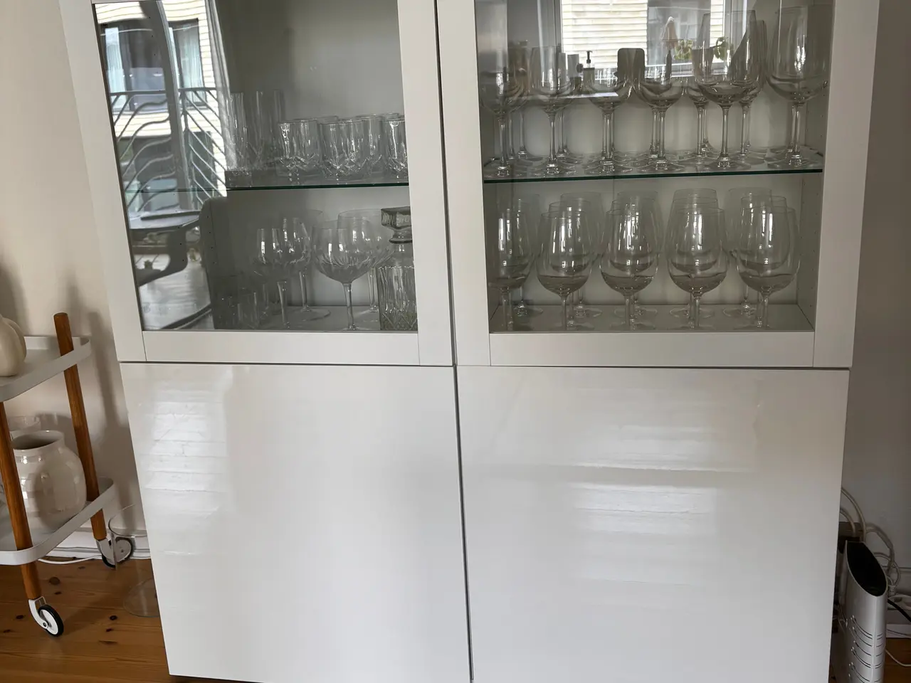 Billede 1 - Ikea vitrineskab