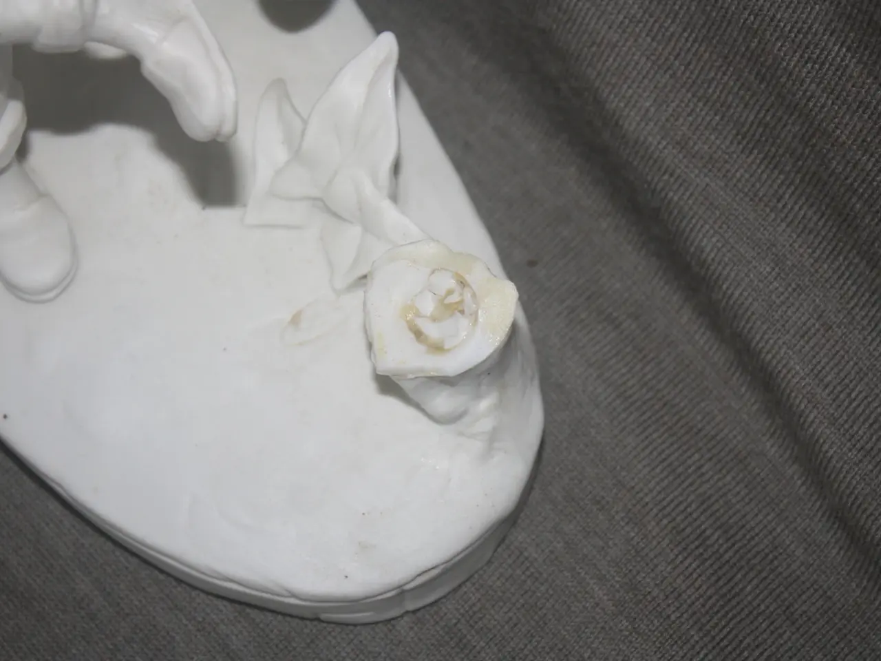 Billede 4 - Romantisk tysk bisquit figur med lille vase