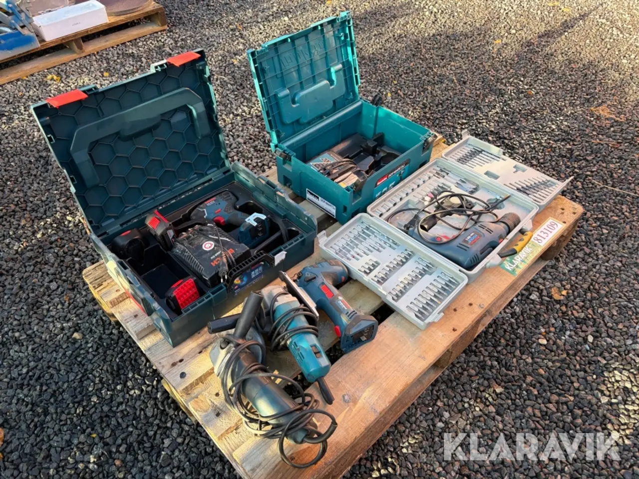 Billede 4 - Assorterede håndværktøj - 5 styk plus batteri