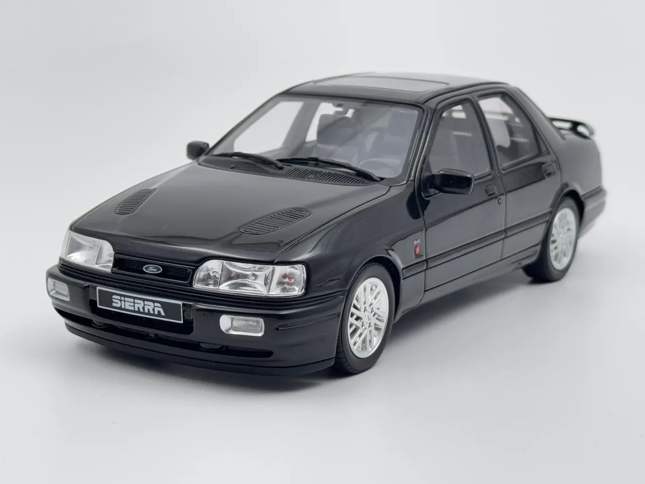 Billede 1 - 1992 Ford Sierra 4x4 Cosworth 1:18  