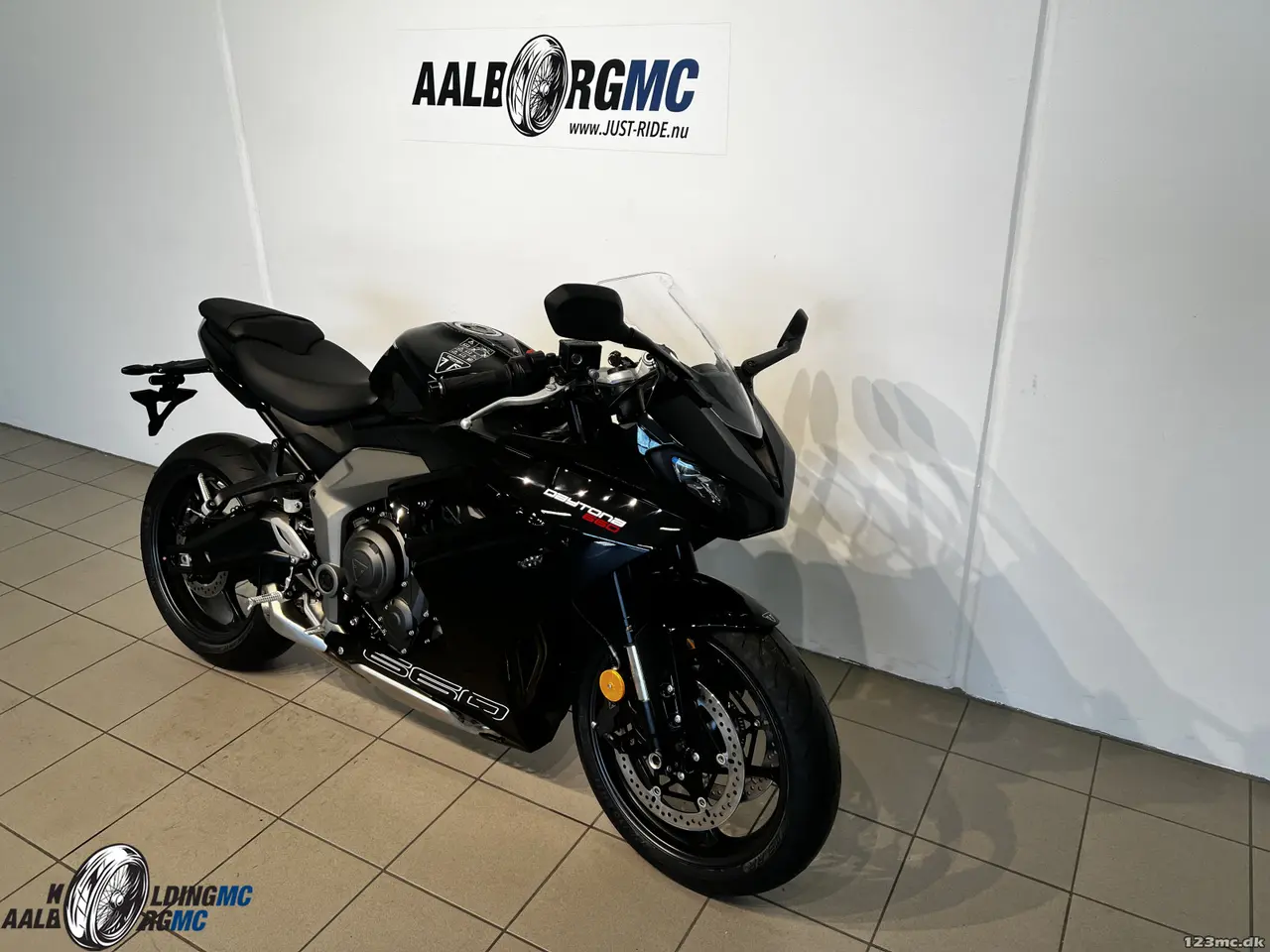 Billede 3 - Triumph Daytona 660 Sapphire Black