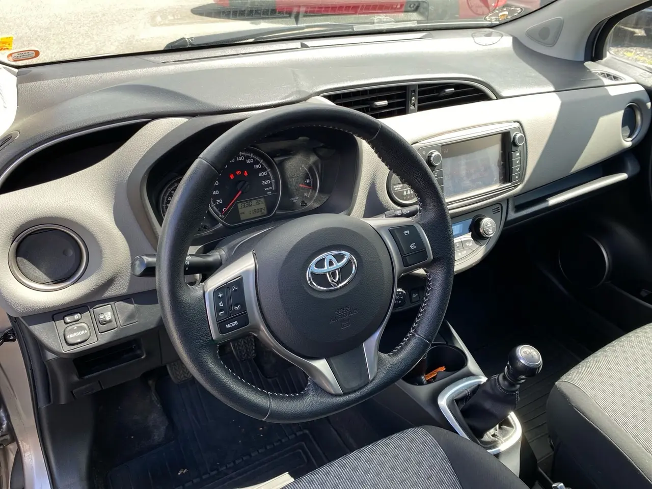Billede 10 - Toyota Yaris 1,3 VVT-I T2 Komfort + Skyview 100HK 5d 6g
