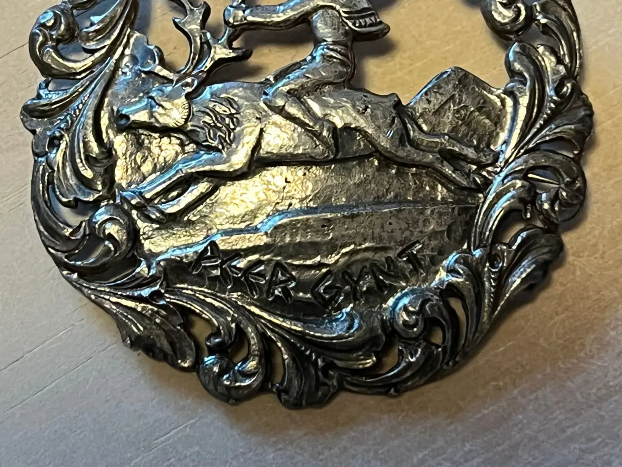 Billede 2 - Peer Gynt , broche Norsk tin