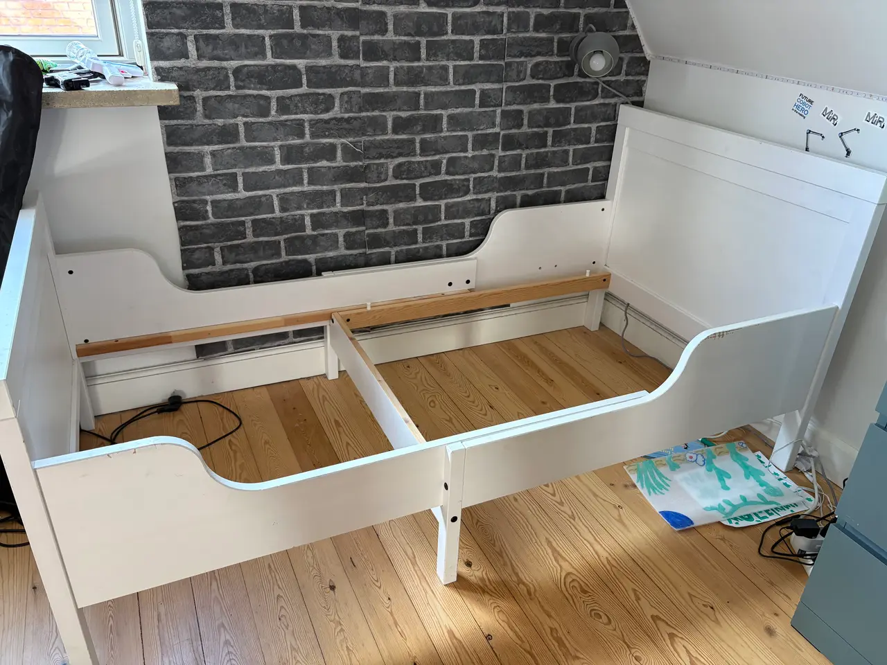 Billede 1 - Justerbar IKEA juniorseng - 2 stk.
