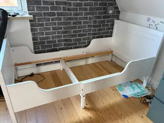 Justerbar IKEA juniorseng - 2 stk.