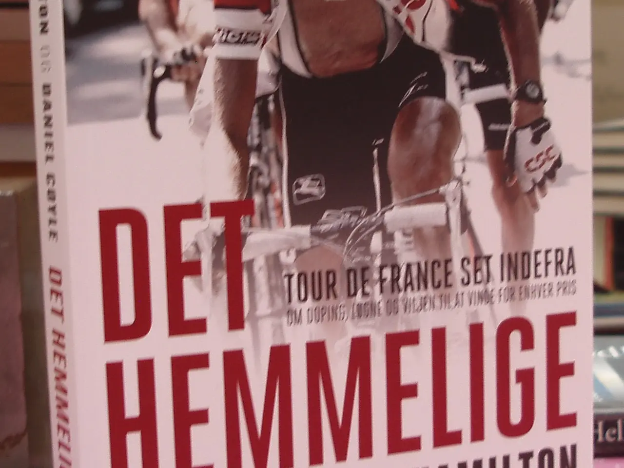Billede 1 - Det hemmelige løb, Tour de France set indefra