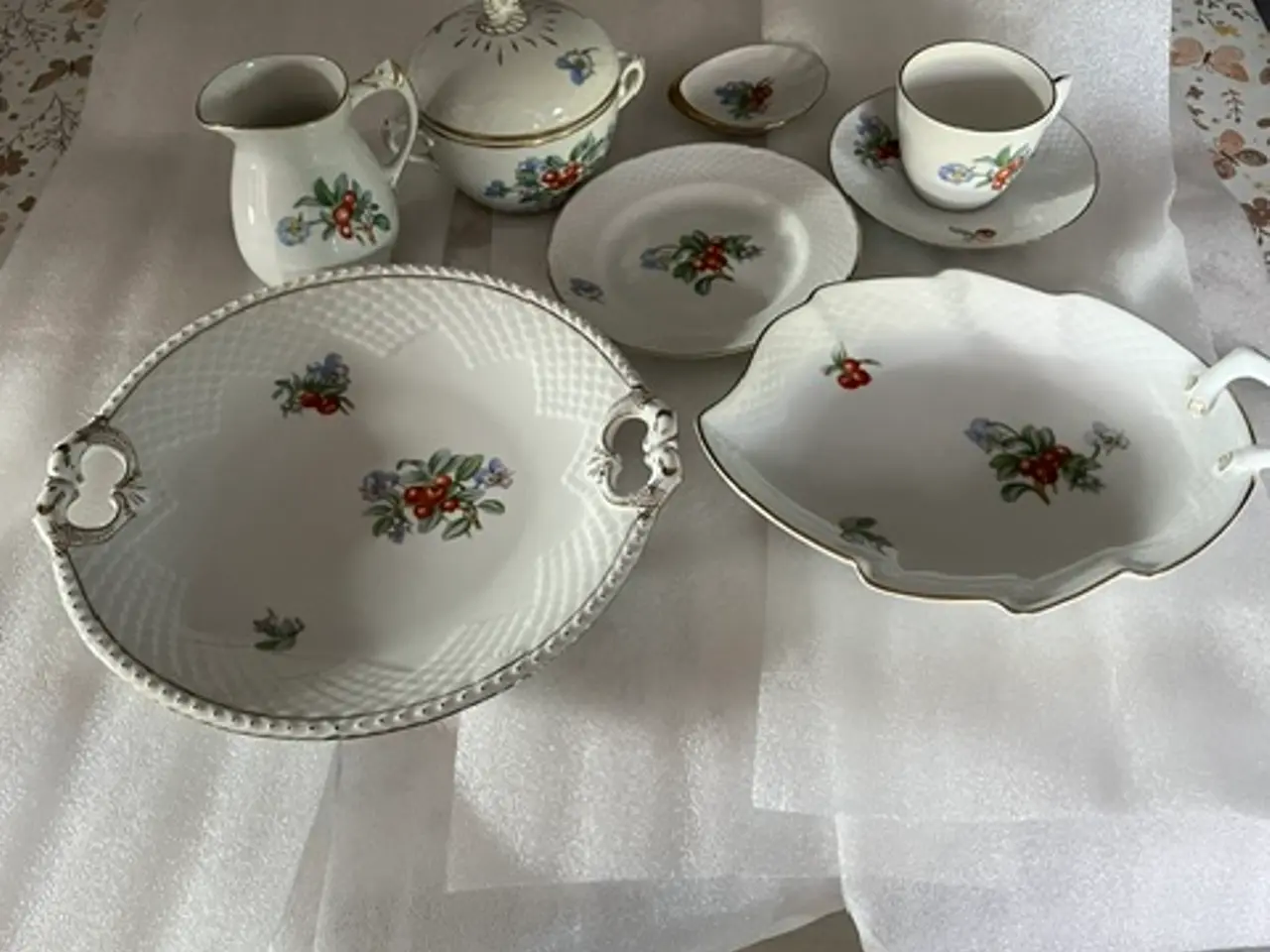 Billede 1 - Bing og Grøndahl Balder (hyben) kaffestel