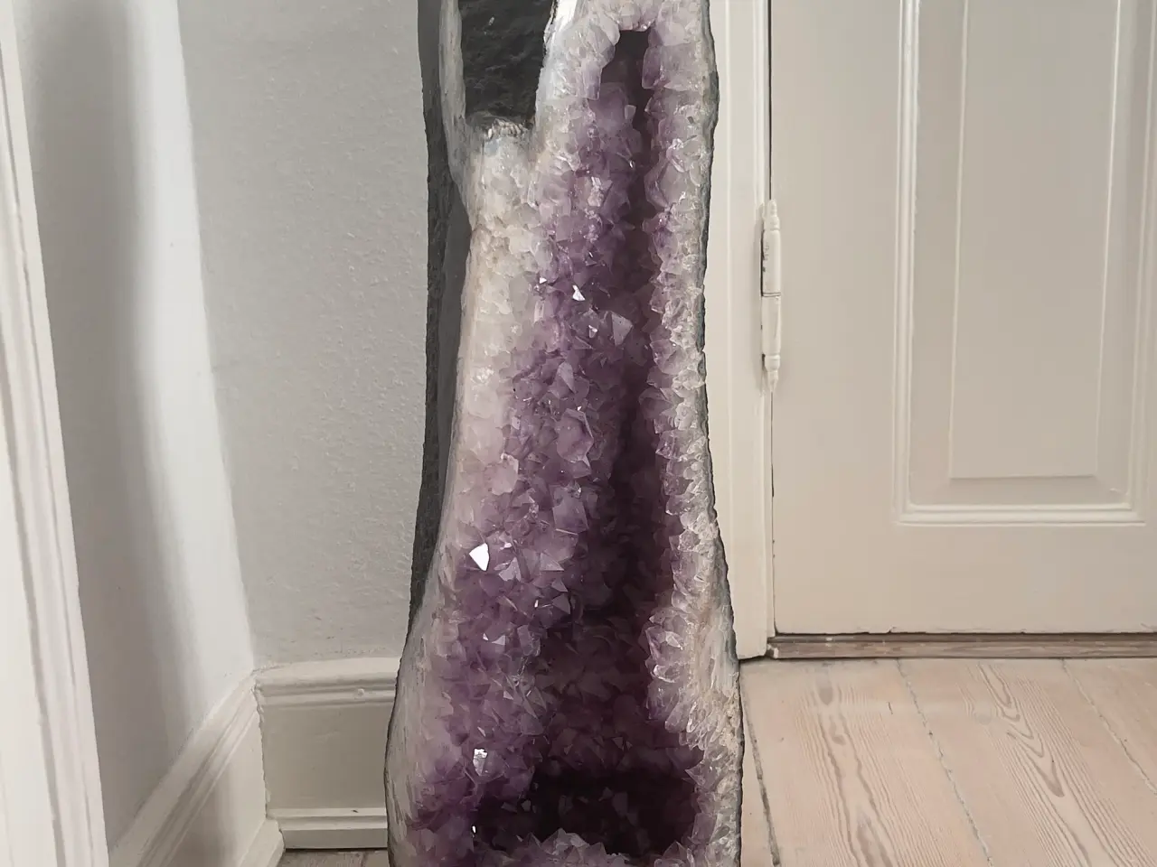 Billede 1 - Høj Krystal ametyst grotte 75 cm