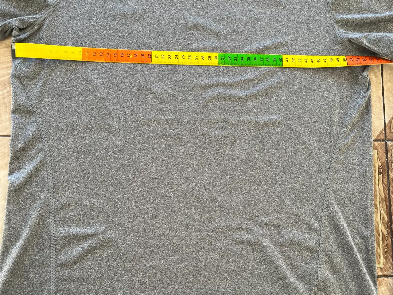 Billede 5 - Trænings t-shirt fra H&M