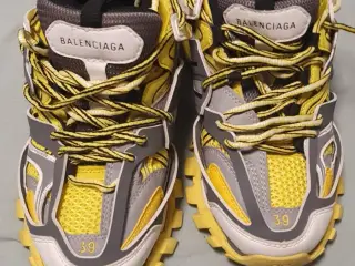BALENCIAGA 39