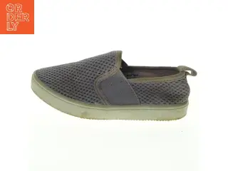 Slip-on sneakers