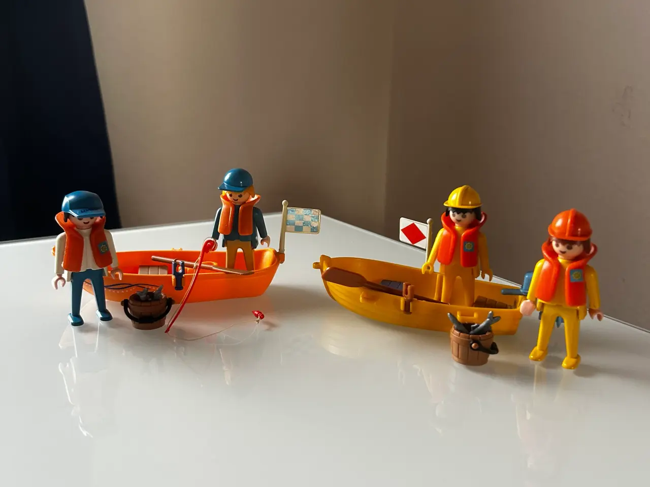 Billede 6 - Playmobil to fiskebåd med figurer