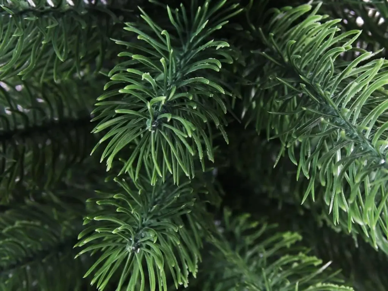 Billede 5 - Kunstigt juletræ med naturtro nåle og krukke - 90 cm, grøn