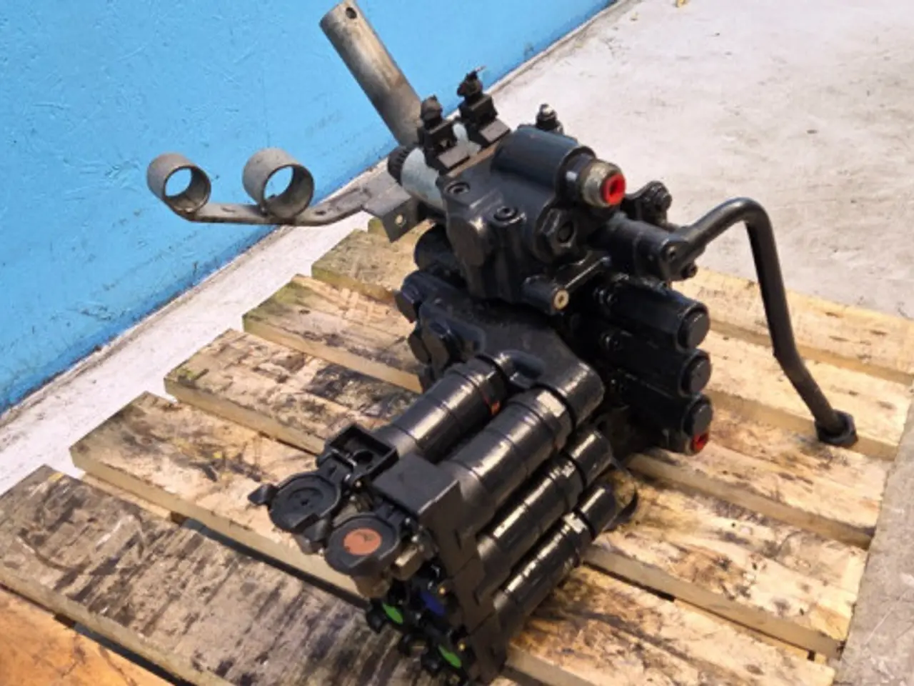 Billede 5 - New Holland T6030 Hydraulikventil 87325126