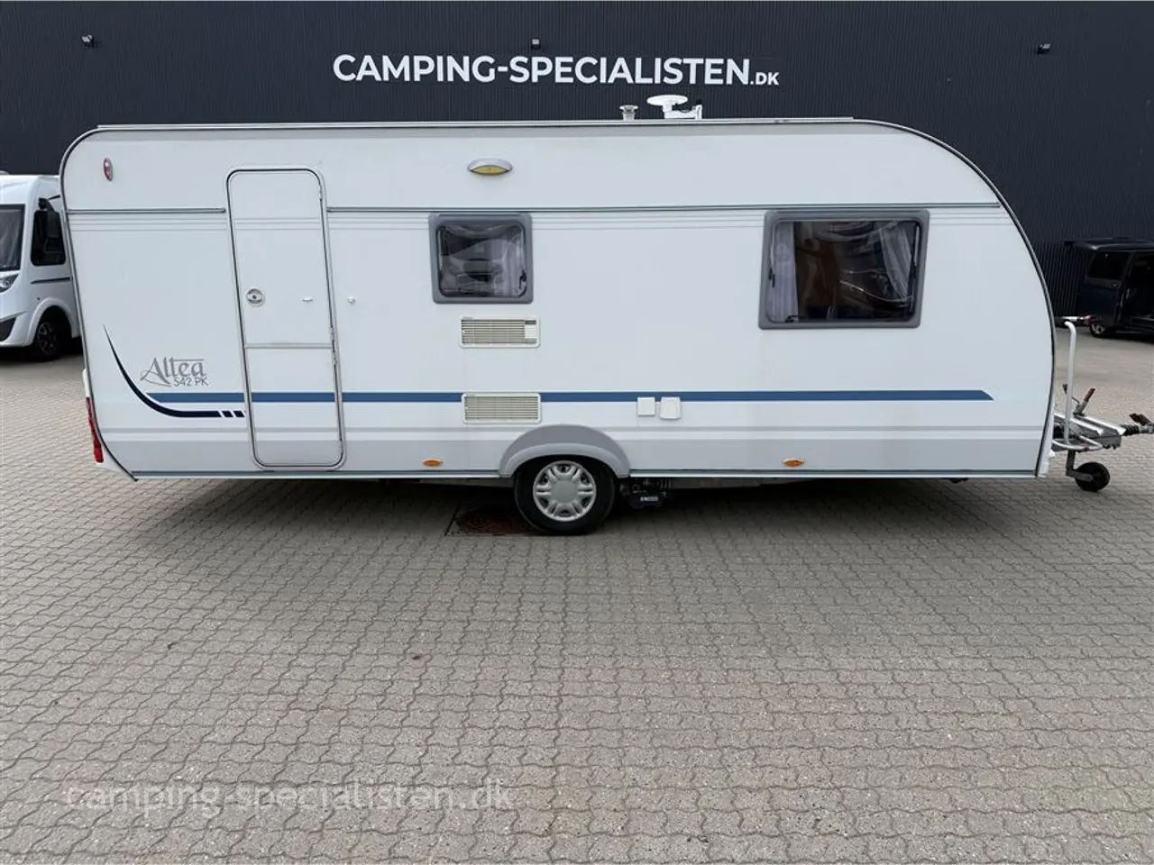 Billede 1 - 2008 - Adria Altea 542 PK   Pæn ældre Adria Altea 542 PK fra 2008 - Kan nu opleves hos Camping-Specialisten i Silkeborg