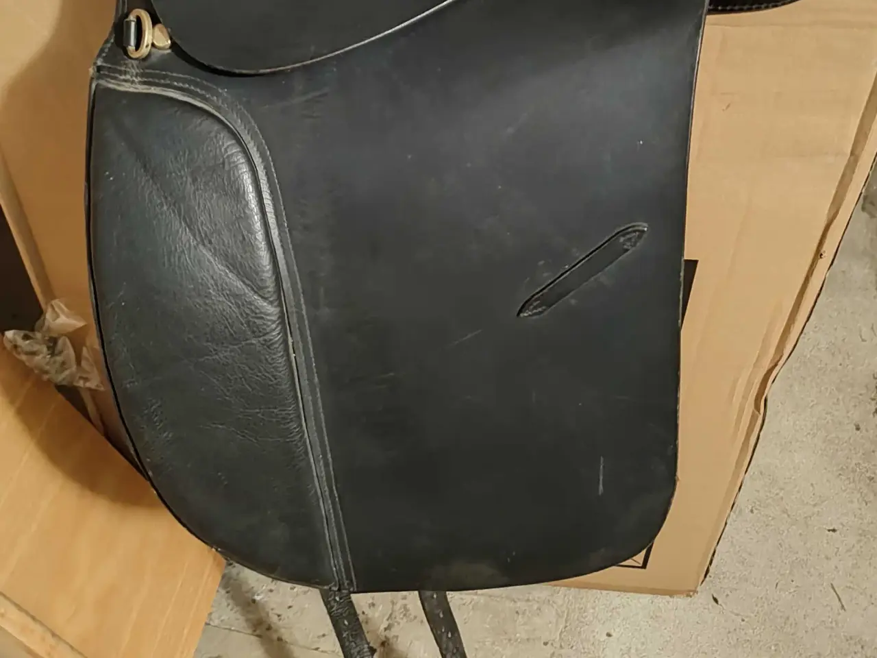 Billede 1 - Dressur sadel lille 17 "(føles som 16,5")