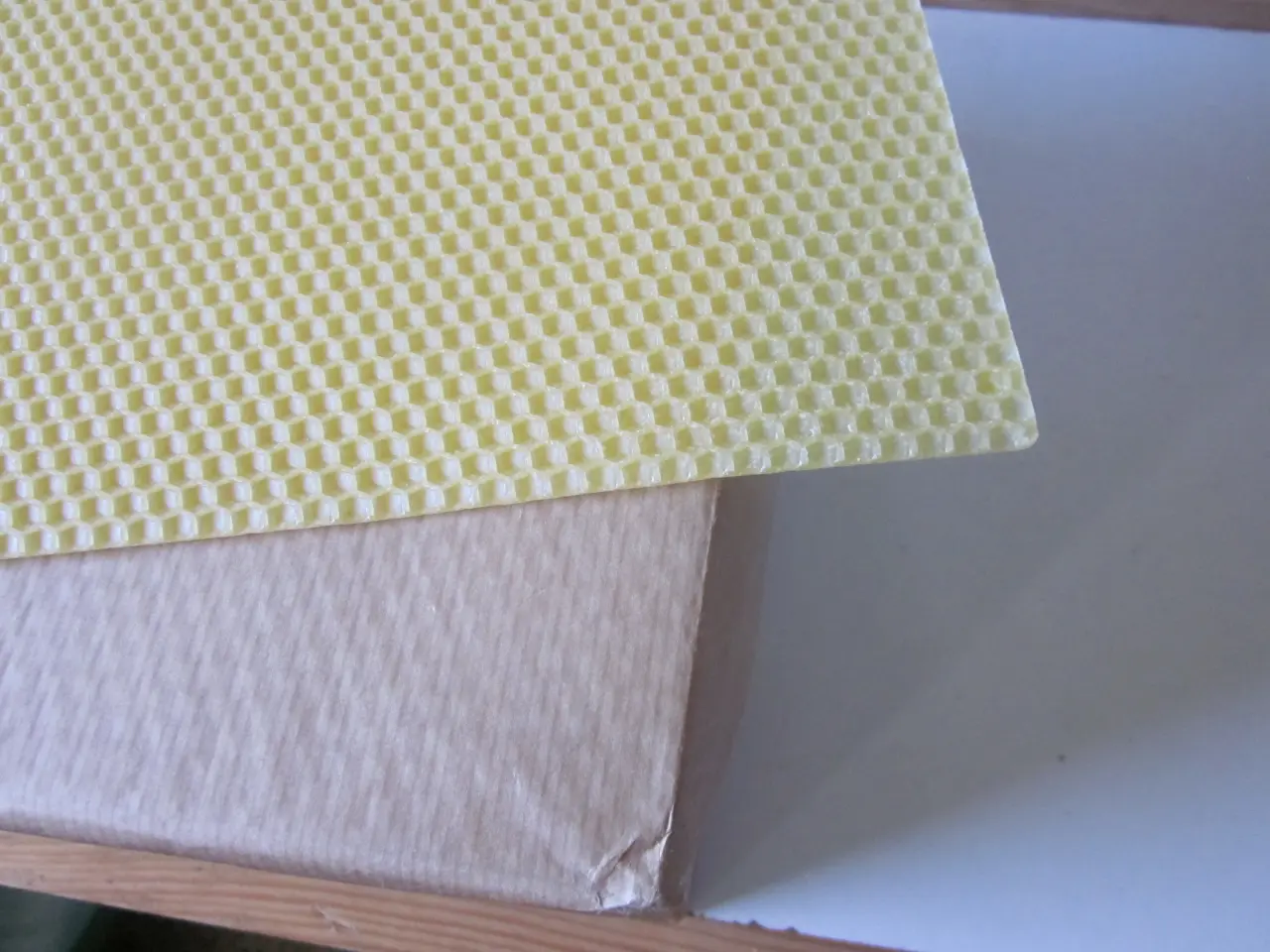Billede 2 - Bivoks,  12X10  grøn pulje
