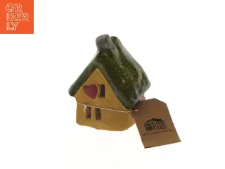 Keramikhus med græs tag fra Det Gamle Apotek (str. 9x6x6 cm)