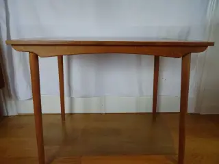 Teaktræsbord 1,2m*60 cm h 72