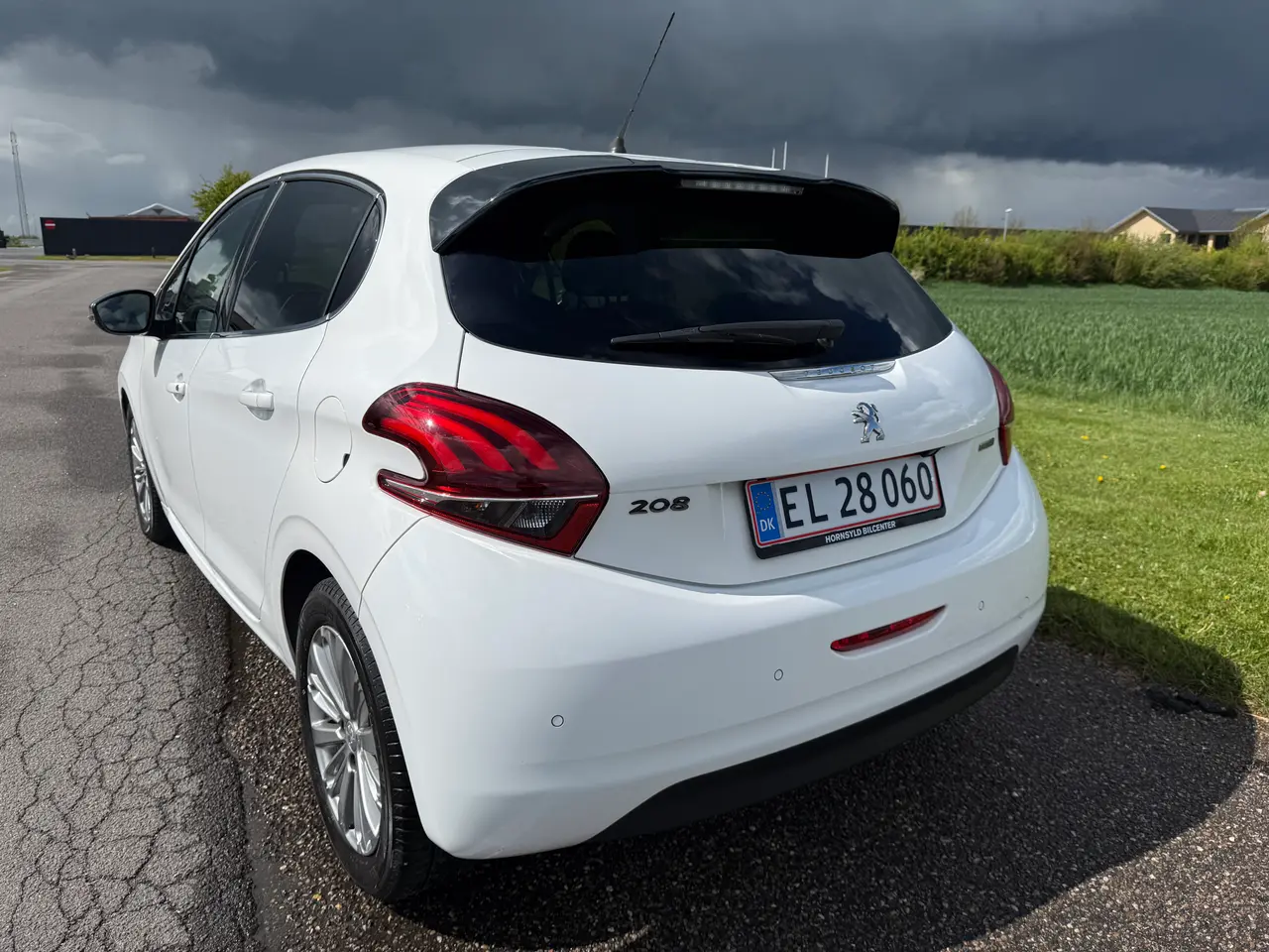 Billede 10 - Peugeot 208 allure i hvid med krom