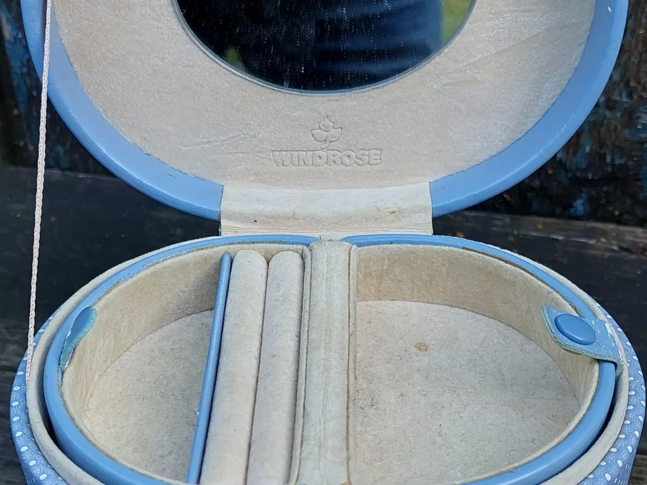 Billede 3 - Lille 15x11x9 cm. smykkeskrin mrk. Windrose