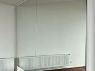 Butiksspejle, 2 stk, 195 x 170 cm, ny pris 6.000/s